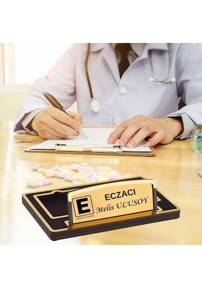 Eczacılara Özel Tasarımlı Masa Üstü Ahşap Masa Üstü İsimlik