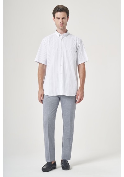 İmza Beyaz-mavi Düğmeli Yaka Kısa Kol Cepli Comfort Fit Pamuklu Gömlek 1004260183 Beyaz - K.mavi İmza Beyaz-mavi Düğmeli Yaka Kısa Kol Cepli Comfort Fit Pamuklu Gömlek 1004260183 Beyaz - K.mavi