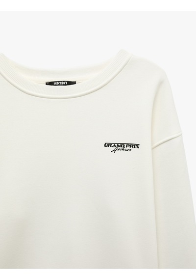 Koton Rahat Kalıp Üç İplik Şardonlu Pamuklu Bisiklet Yaka Arkası Baskılı Sweatshirt Beyaz 7wam70210mk