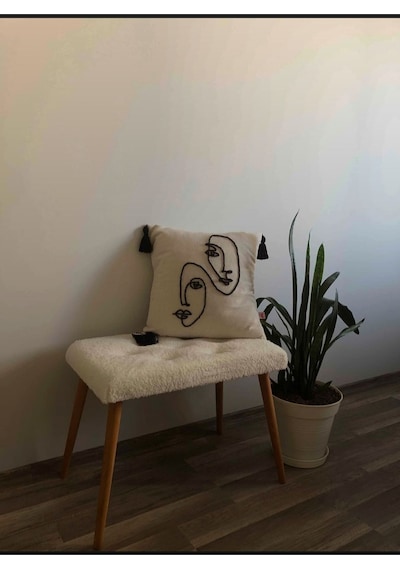 Gürgen Retro Ahşap Ayaklı Handmade Pofidik Puf Bench Koltuk Beyazdüğmeli