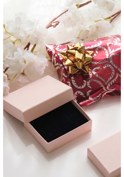 Pembe Premium Dayanıklı Hediye Kutusu Ve Hediye Paketi Renkli