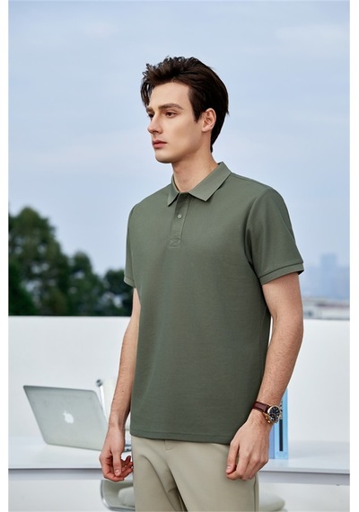 New Performance Premium Polo T-shirt %62,8 Polyester %31,3 Pamuk %1,8 Bakır Amonyak %1,6 Asetat Elyaf %1,3 Keten %1,2 Dut İpeği Yeşil
