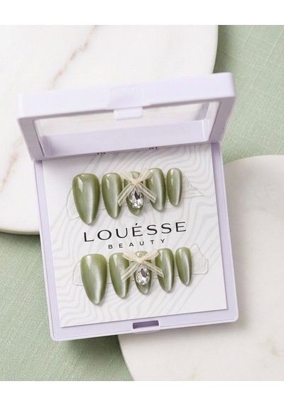 Louésse Olive Grace Takma Tırnak Seti 10 Lu Yeşil Sedefli Şık Tasarım