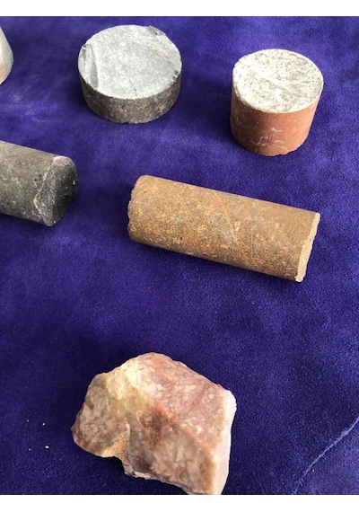 Doğal Kuvars Taş Serisi 1392 Gram