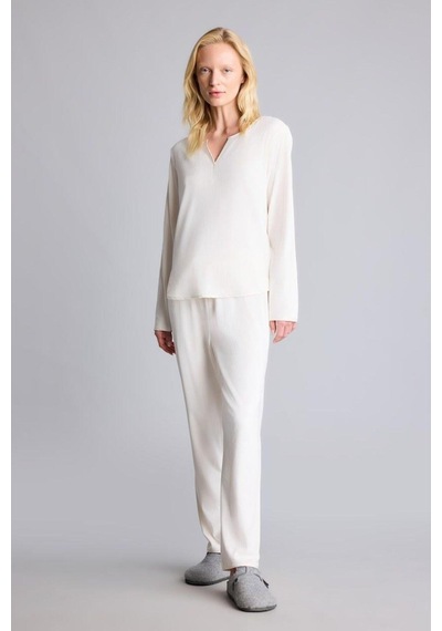 Defacto Regular Fit V Yaka Uzun Kollu Velur Pijama Takımı A3356ax26auer134 Ekru-er134