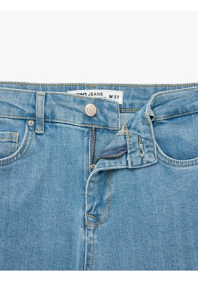 Koton Pamuklu Dar Kesim Cepli İspanyol Paça Denim Pantolon - Flare Jeans Açık İndigo 7sal40023md Koton Pamuklu Dar Kesim Cepli İspanyol Paça Denim Pantolon - Flare Jeans Açık İndigo 7sal40023md