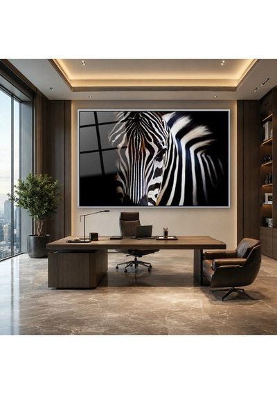 Karanlıkta Zebra Yakın Plan Gümüş Çerçeveli Cam Tablo