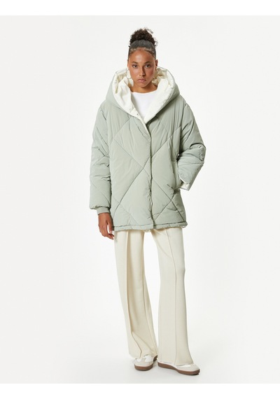 Koton Oversize Kapitone Kruvaze Yaka Kapüşonlu Cep Detaylı Kadın Mont Yeşil 5WAL00009IW Yeşil Koton Oversize Kapitone Kruvaze Yaka Kapüşonlu Cep Detaylı Kadın Mont Yeşil 5WAL00009IW Yeşil