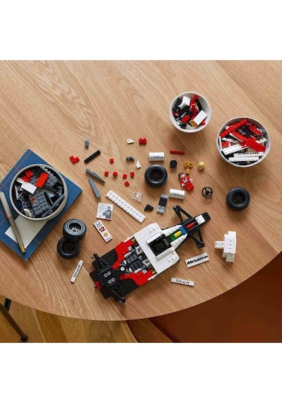 LEGO® Icons McLaren MP4/4 ve Ayrton Senna 10330 Araç Tutkunu Yetişkinler için Koleksiyonluk Yaratıcı Model Araba Yapım Seti - 693 Parça LEGO® Icons McLaren MP4/4 ve Ayrton Senna 10330 Araç Tutkunu Yetişkinler için Koleksiyonluk Yaratıcı Model Araba Yapım Seti - 693 Parça