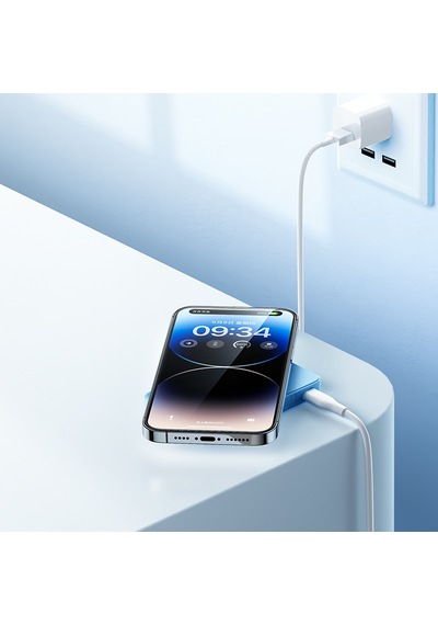 Benks MP07 İnce Tasarımlı Magsafe Powerbank 10000mAh 15W Apple Uyumlu iPhone 12-13-14 Serisi