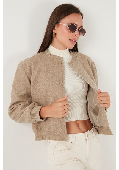 Lela Loose Fit Sıfır Yaka Çıtçıtlı Kaşe Kısa Bayan Mont 6810178 Bej