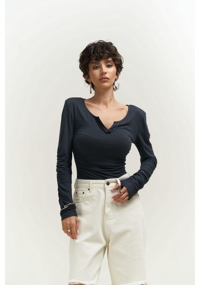 Mai Collection Mai Studios Co. Magenta Vatkalı Antrasit Uzun Kollu Bluz Antrasit Mai Collection Mai Studios Co. Magenta Vatkalı Antrasit Uzun Kollu Bluz Antrasit