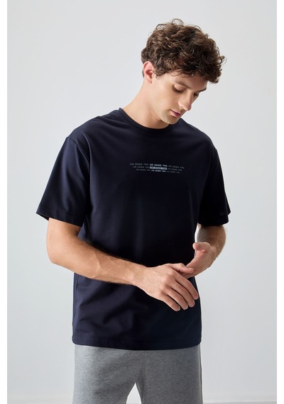 Air Jones Tommy Life Lacivert Pamuklu Kalın Yumuşak Dokulu Oversize Fit Baskılı Erkek T-shirt - 88374 Lacivert Air Jones Tommy Life Lacivert Pamuklu Kalın Yumuşak Dokulu Oversize Fit Baskılı Erkek T-shirt - 88374 Lacivert