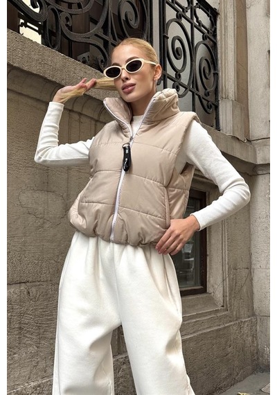 Veraura Lifestyle Bej Sırtı Taş İşlemeli Dik Yaka Kısa Şişme Yelek