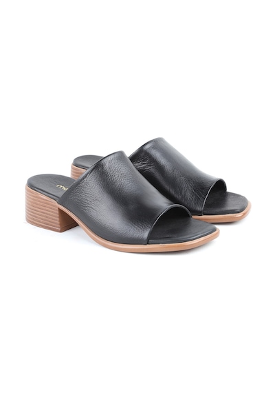 Mamma Mia Kadın Günlük Ayakkabı Slip-on Lazer Kesim Kısa Topuklu Hakiki Deri Anne Ayakkabısı 26y-1670 Siyah Mamma Mia Kadın Günlük Ayakkabı Slip-on Lazer Kesim Kısa Topuklu Hakiki Deri Anne Ayakkabısı 26y-1670 Siyah