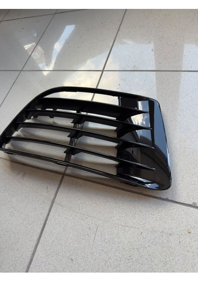 Volkswagen Golf 6 R20 Tampon Uyumlu Sağ Sis Çerçevesi Sıfır Parlak Siyah