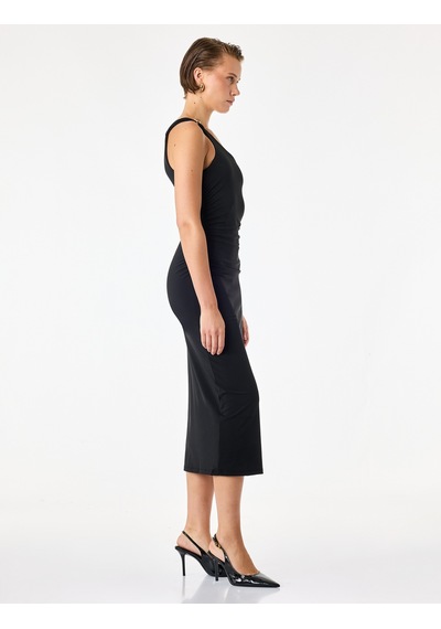 Koton Slim Fit Aksesuar Detaylı Tek Omuz Midi Elbise Siyah 7wak80003uk