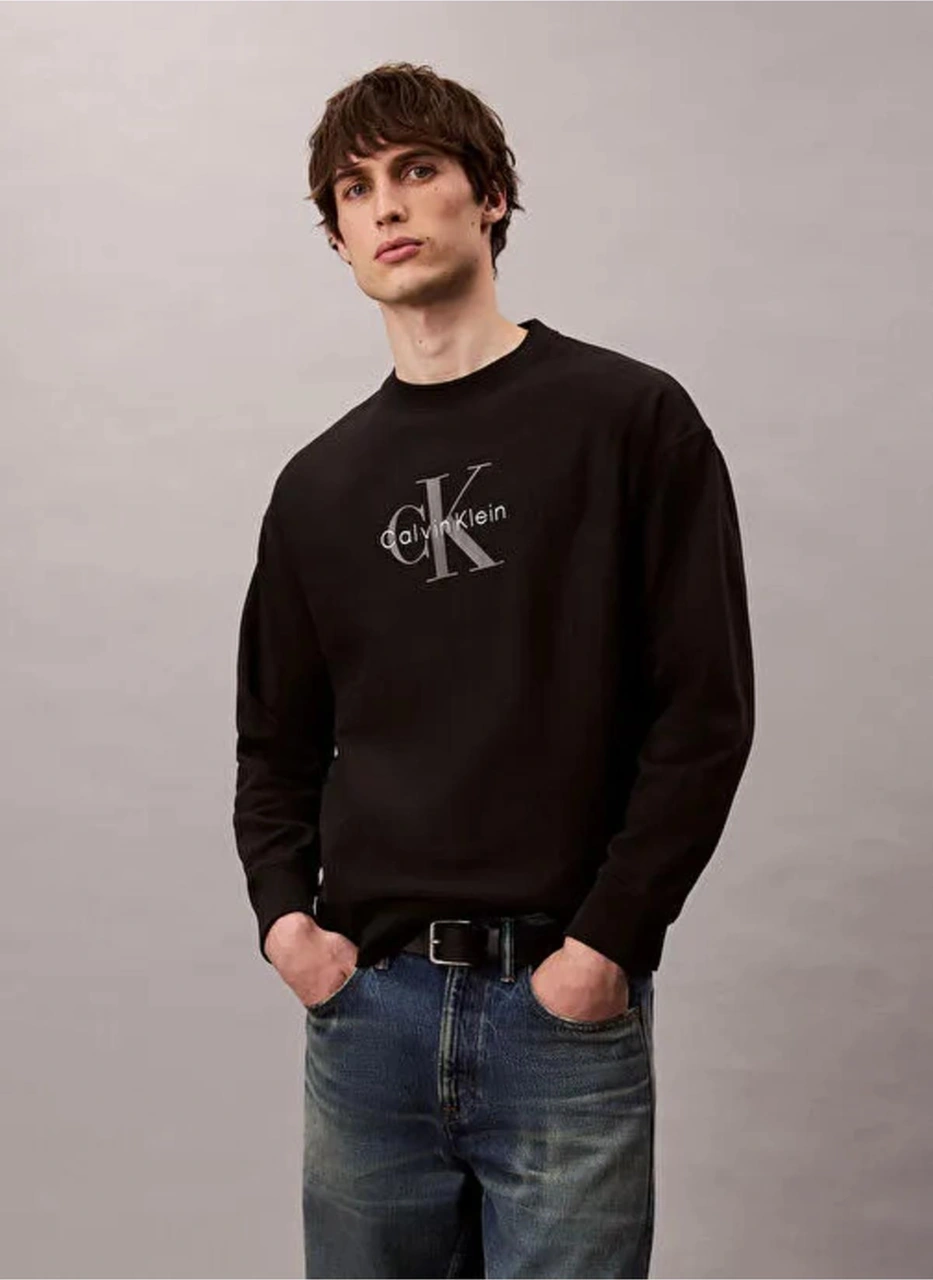 Calvin Klein Erkek Bisiklet Yaka Büyük Ck Desen Uzun Kol Pamuklu Regular Fit Siyah Sweatshirt Lv04rd234g-ub1-10168 Siyah Calvin Klein Erkek Bisiklet Yaka Büyük Ck Desen Uzun Kol Pamuklu Regular Fit Siyah Sweatshirt Lv04rd234g-ub1-10168 Siyah