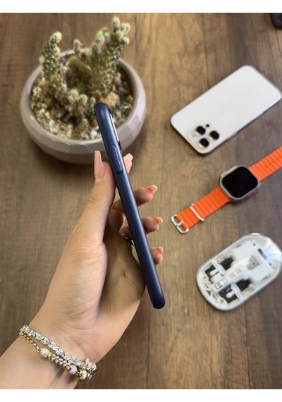 Apple iPhone 11 Uyumlu Süper İnce Mat Ultra Thin Silikon Kılıf Lacivert