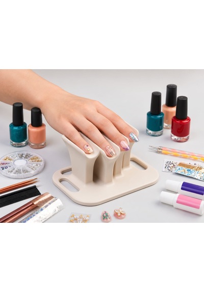 4 Parmak Destekli Manikür Ve Nail Art Uygulama Standı