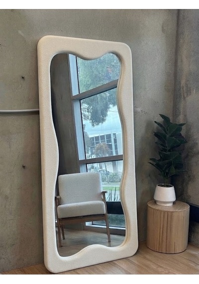 Krem Kumaş Kaplamalı Duvar Aynası