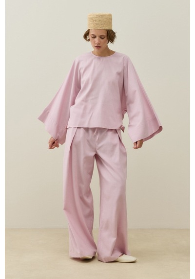 Molene Toz Pembe Yarasa Kol Detaylı Mini Keten Bluz