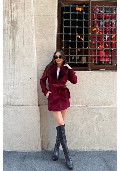 Neşeli Butik Kadın Cep Detaylı Kuşaklı Yaka Kürklü Kısa Kaşe Kaban Nbstr1019 Bordo