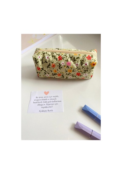 Çiçekli Puf Puf Kalemlik 18x7x6 Cm Astarlı, Elyaflı, Fermuarlı Kalem Kutusu / Okul Kalemliği Yeşil Yeşil
