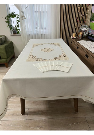 Beyaz İşli Masa Örtüsü Açık Krem