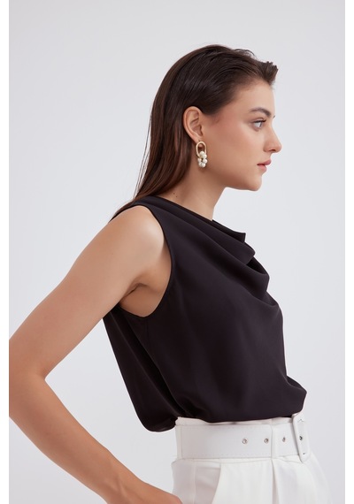 Sateen Degaje Yaka Kolsuz Bluz - Siyah-128848 Siyah