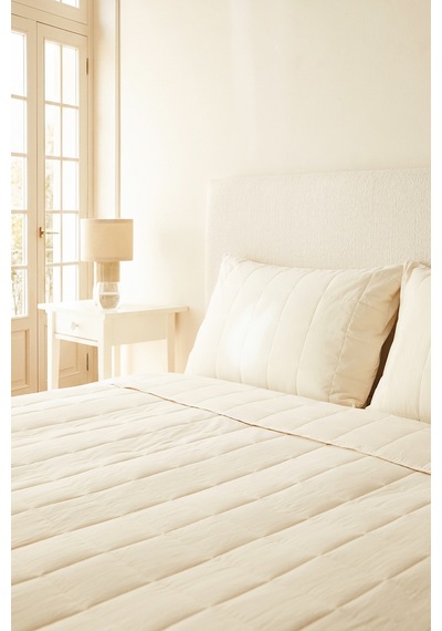 Ocean Home Textile %100 Pamuk Kumaş Kapitoneli Ekru Çok Amaçlı Çift Kişilik Yatak Örtüsü Seti 1 Adet 250 X 230 / 2 Adet 50 X 70 Cm