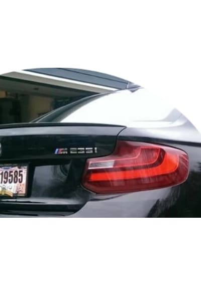 Universal Bağaj Spoiler Parlak Siyah Piano Black