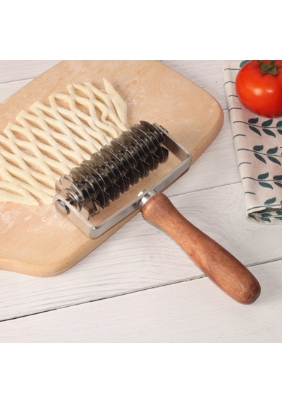 Pizza Kafes Tekerlek Kesici, Bakeware Kabartma Silindiri, Mutfakta Hamur Şekillendirme İçin Pişirme Aleti Çok Renkli