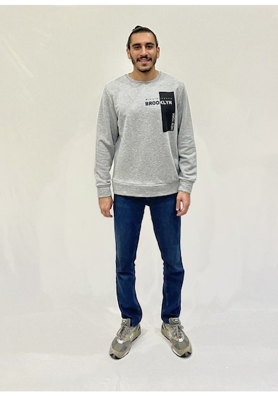Erkek Bisiklet Yaka Rahat Kalıp 3 İplik Kalın W.brooklyn Baskılı Sweatshirt Spr24sw31 Gri Melanj Erkek Bisiklet Yaka Rahat Kalıp 3 İplik Kalın W.brooklyn Baskılı Sweatshirt Spr24sw31 Gri Melanj