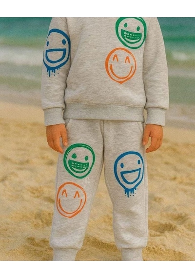 Cg Kids Smiley Renkli Gülenyüz Erkek Çocuk 3 İplik Şardonlu, Kapşonlu Alt Üst Takım Süper Kalite Kum Gri Cg Kids Smiley Renkli Gülenyüz Erkek Çocuk 3 İplik Şardonlu, Kapşonlu Alt Üst Takım Süper Kalite Kum Gri