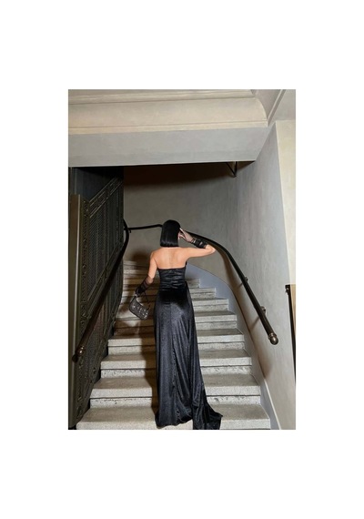 DefyModa Kadın Kadife Kumaş Straplez Yırtmaçlı Maxi Abiye Elbise Siyah