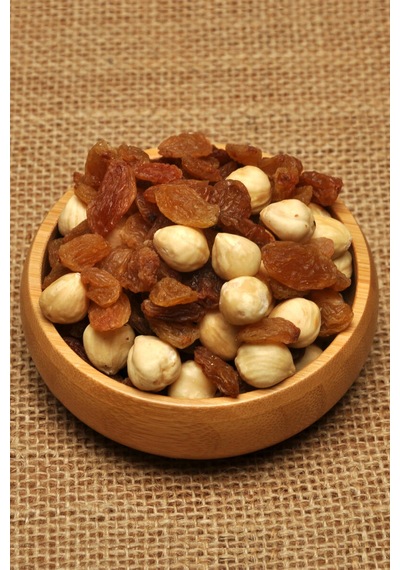 Kavrulmuş Fındık + Kuru Üzüm Karışık  800 G
