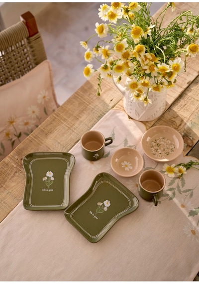 Bella Maison Daisy 8 Parça 2 Kişilik Tost Kahvaltı Takımı Siyah