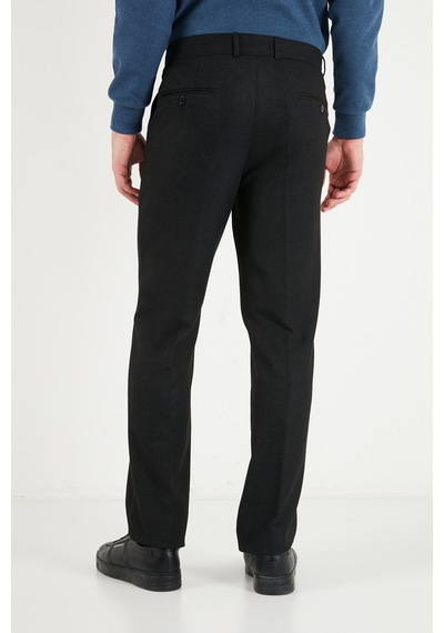 Buratti Normal Bel Regular Fit Düz Paça Pantolon Erkek Pantolon 6843703 Siyah Buratti Normal Bel Regular Fit Düz Paça Pantolon Erkek Pantolon 6843703 Siyah