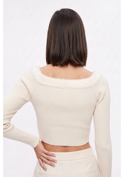 CEMO Yaka Kürk Detaylı Fitilli Crop Triko Bluz Ekru