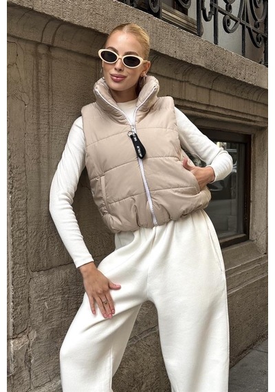 Veraura Lifestyle Bej Sırtı Taş İşlemeli Dik Yaka Kısa Şişme Yelek