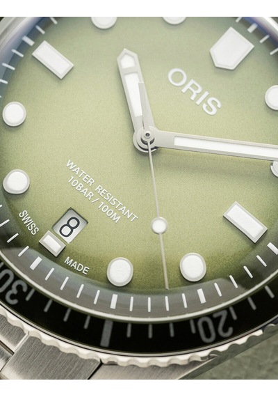 Oris Divers Sixty-five Date 01 733 7707 4057-07 8 20 18