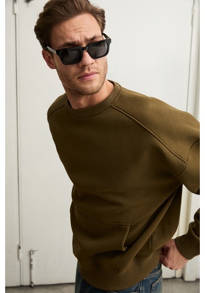 Grimelange Coyotes Erkek Bisiklet Yaka Kangru Cepli Organik Pamuk Regular Fit Koyu Haki Sweatshirt Koyu Haki