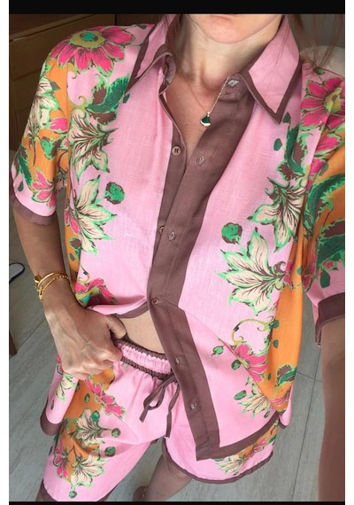 Asprinfashion Kadın İthal Desenli Şort Takım Pembe Gömlek Yaka Bağcıklı Yazlık İkili Takım Asprinfashion Kadın İthal Desenli Şort Takım Pembe Gömlek Yaka Bağcıklı Yazlık İkili Takım