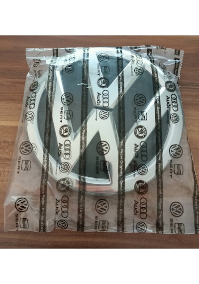 Volkswagen Passat B8 2015 - 2018 Ön Panjur Arması Logo