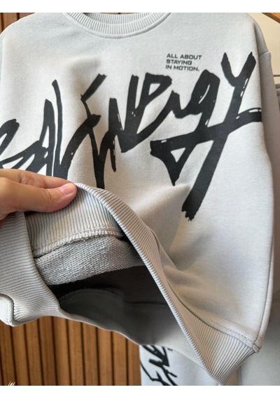 Erkek Çocuk Pamuklu Graffiti Baskılı Sweatshirt Ve Eşofman Alt Takım Gri Erkek Çocuk Pamuklu Graffiti Baskılı Sweatshirt Ve Eşofman Alt Takım Gri