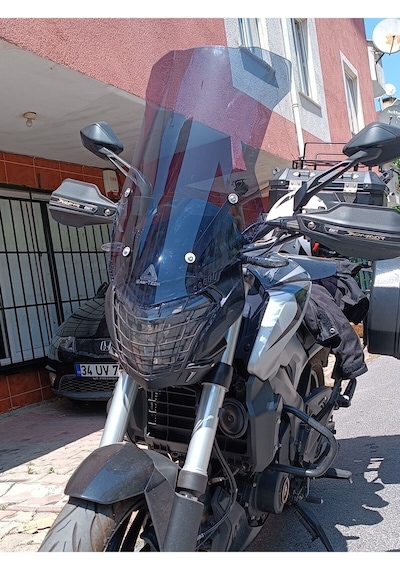Dominar 250 Dominar 400 Tur Camı + Montaj Demiri Cam Yükseklik 60cm X Üst Genişlik 40cm