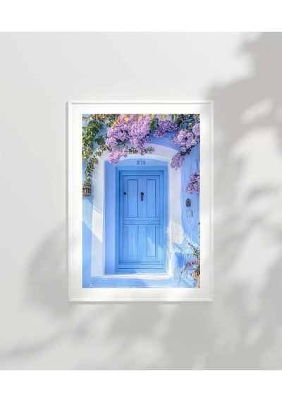 Çerçevesiz Poster Çiçeklerin Ardındaki Kapı