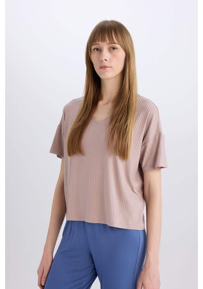 DeFacto Regular Fit V Yaka Casual Kısa Kollu Pijama Üstü-Fall in Love B6181AX24SPBN502