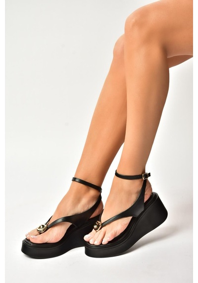 Fox Shoes Y973465909 Siyah Parmak Arası Dolgu Tabanlı Kadın Sandalet